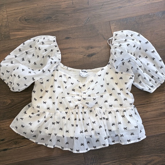 ARULA | White Black Bow Print Coquette Puff Sleeve Peplum Blouse Size X - Picture 5 of 8